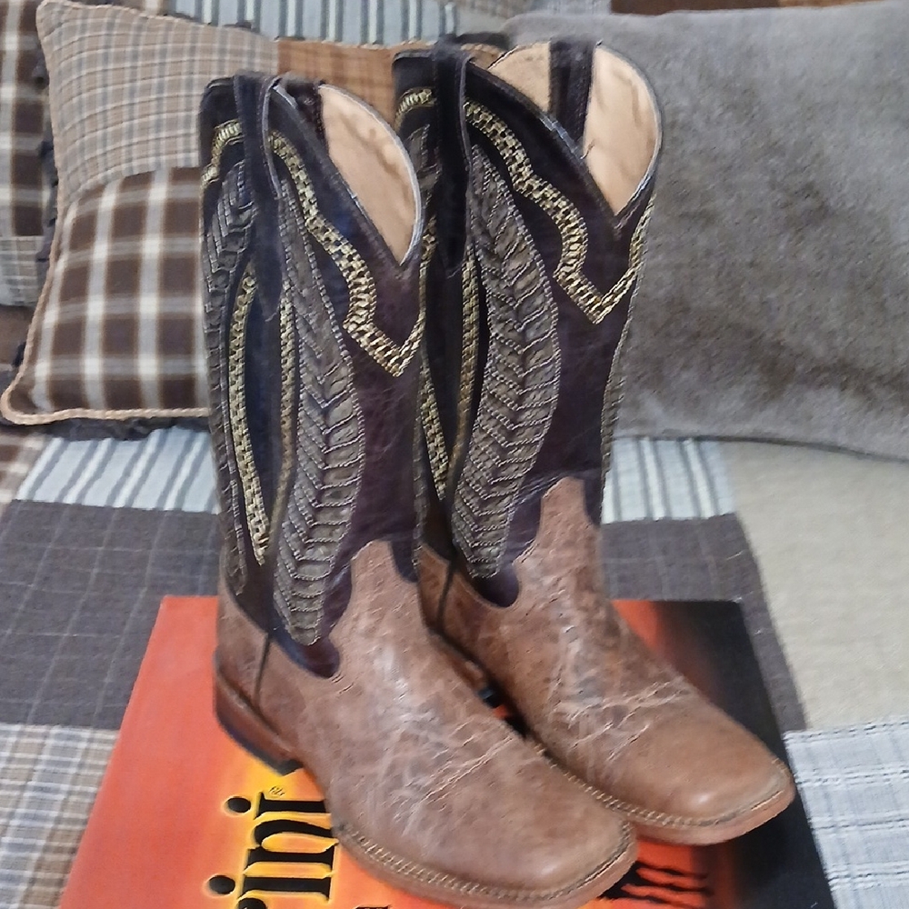 NEW! Ferrini Brown and Black Western Boots